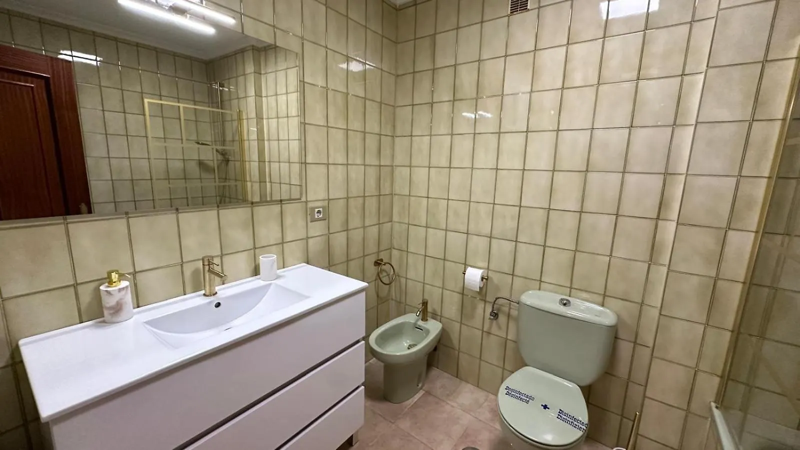 Apartamento En Menendez Pelayo Santander 0*,